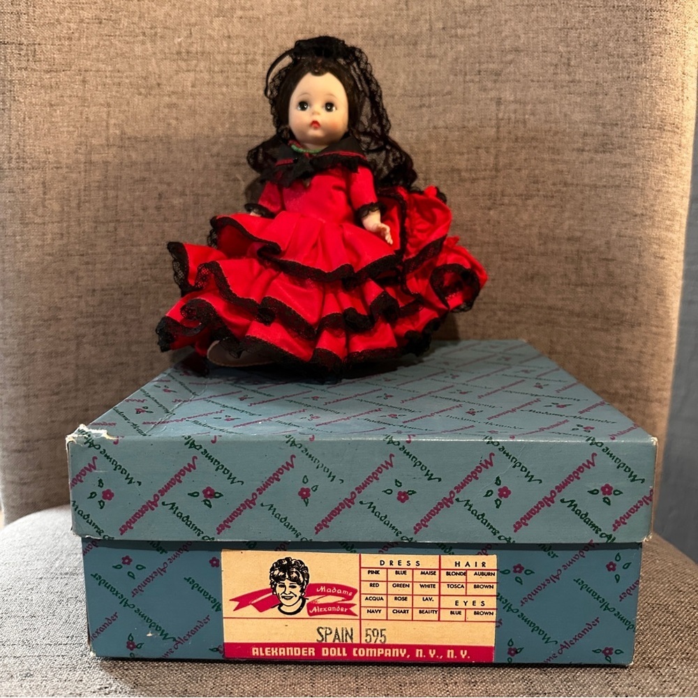 Madame Alexander Collectible Spain Doll, Original Box, Hat Dress Necklaces BOX